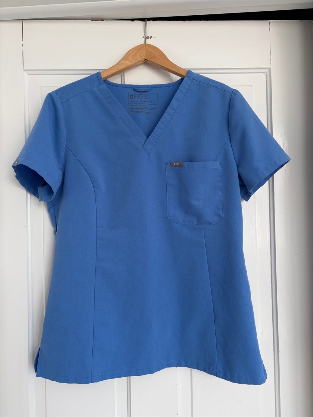Figs Women's Catarina V-Neck Scrub Top in Ceil Blue Size Medium